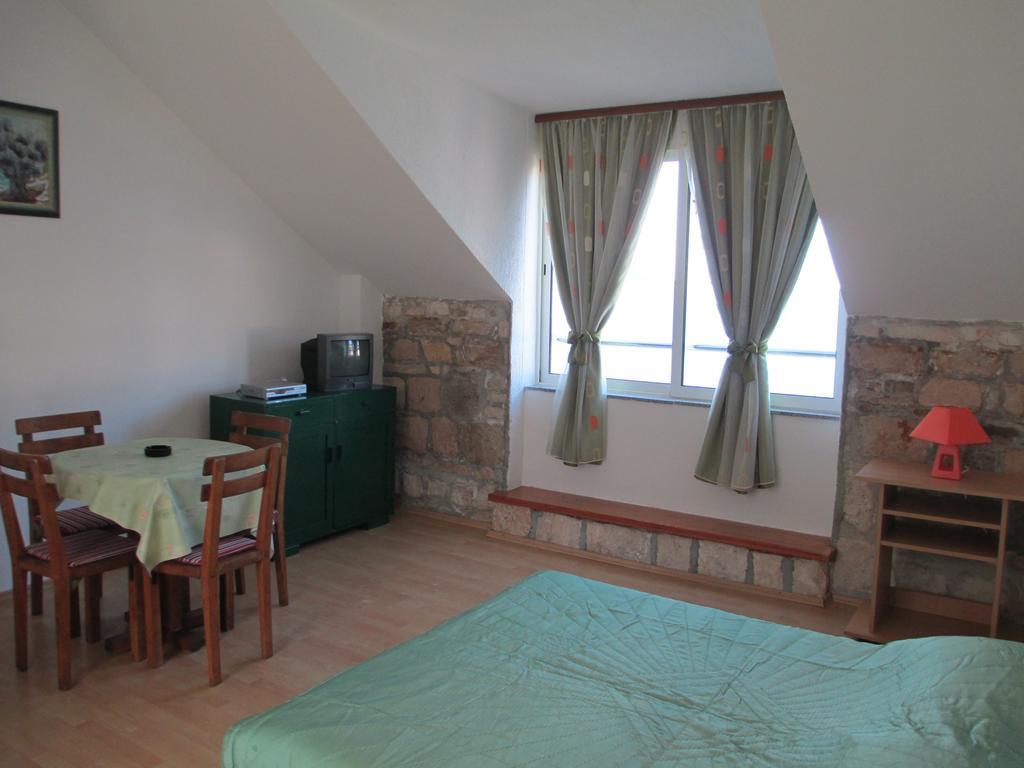 Apartments Acalinovic Vis Room photo