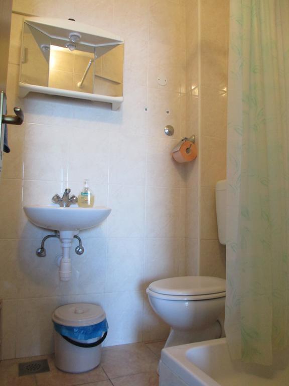 Apartments Acalinovic Vis Room photo